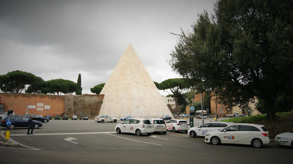 I Love Piramide Roma Dış mekan fotoğraf
